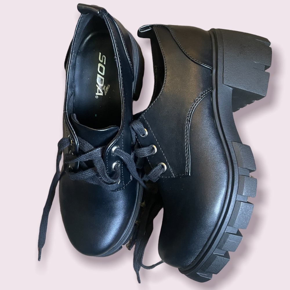 Soda Black Platform Oxford Style Women’s Shoes